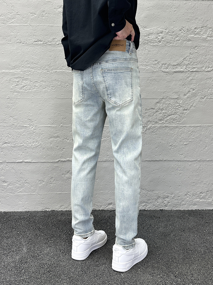 L7701